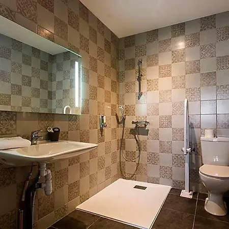 Hapy Hotel Houdan